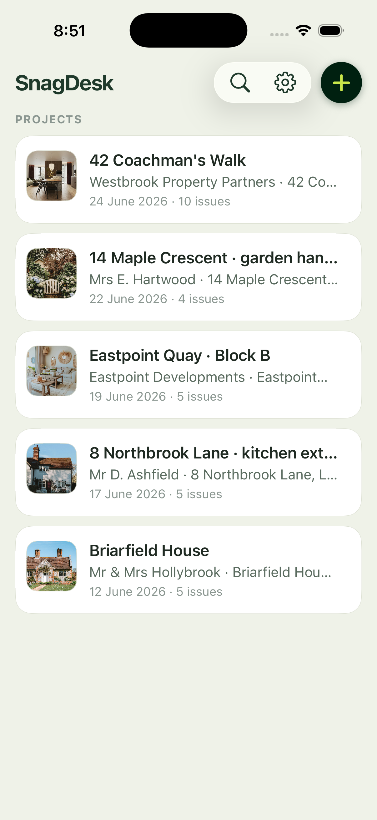 SnagDesk running offline on an iPhone with data stored locally